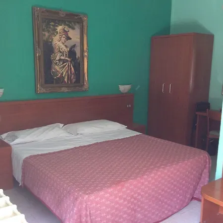 Otel Bonola 2*