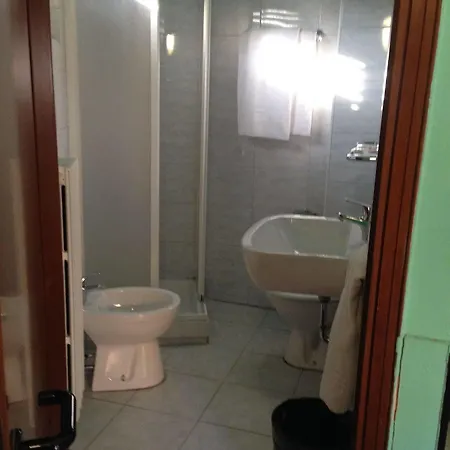 Bonola Otel 2*